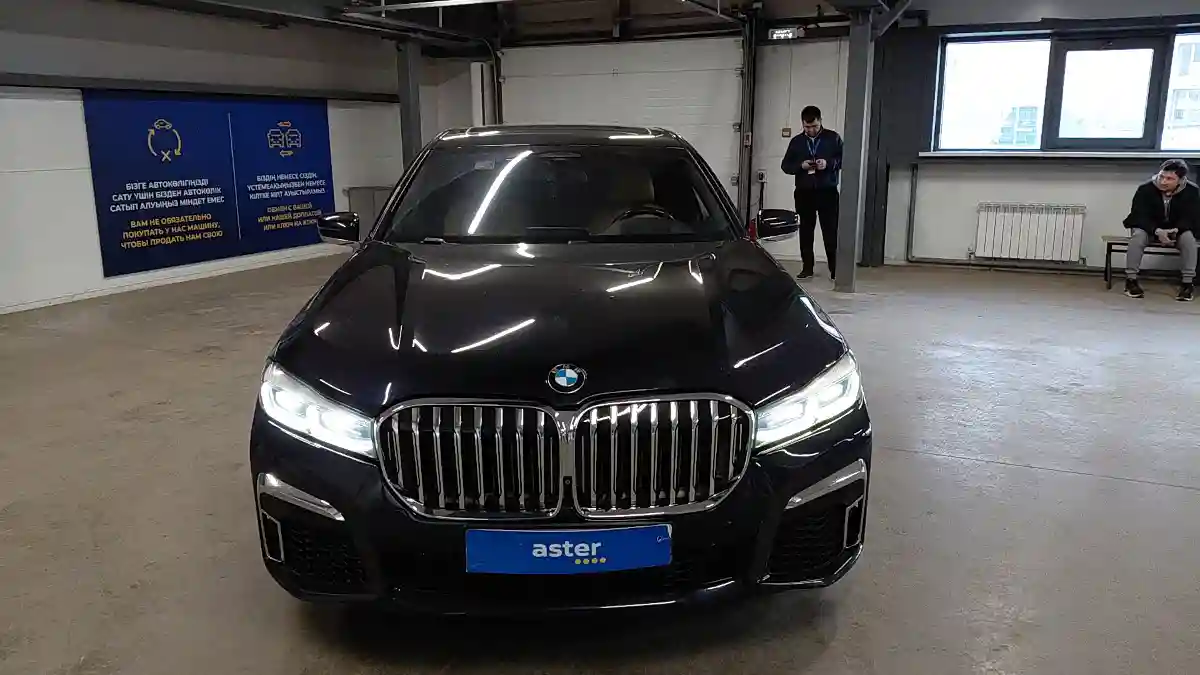 BMW 7 серии 2019 года за 40 000 000 тг. в Астана