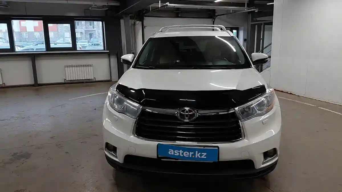 Toyota Highlander 2014 года за 11 000 000 тг. в Астана