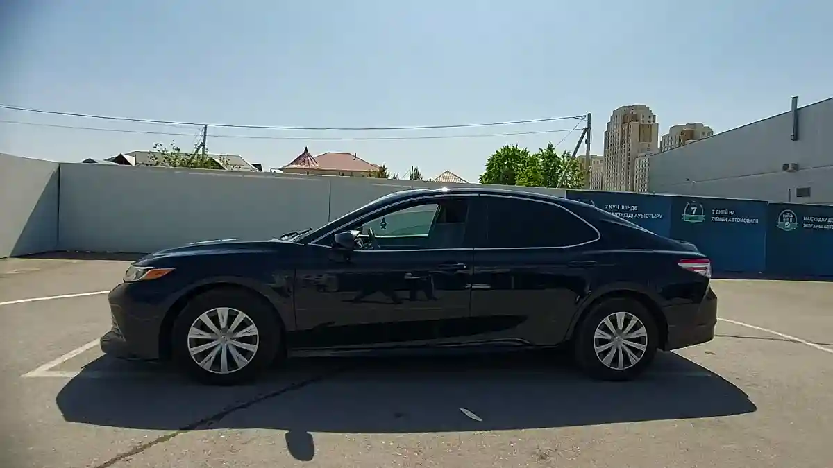 Toyota Camry 2019 года за 12 000 000 тг. в Шымкент