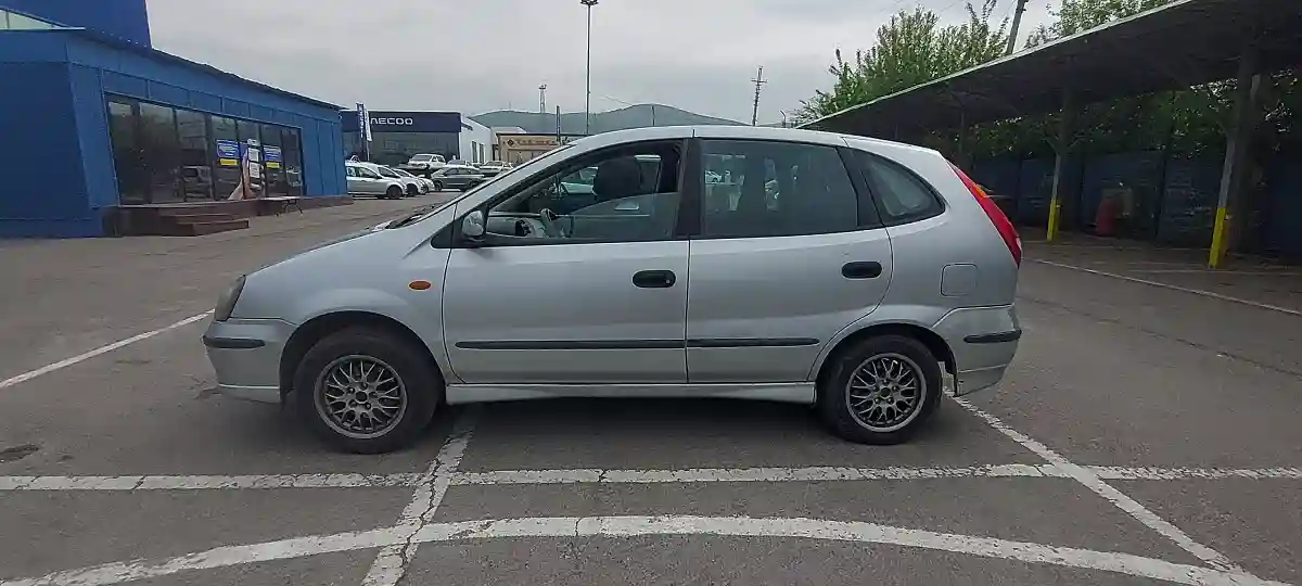 Nissan Almera Tino 2002 года за 2 000 000 тг. в Алматы