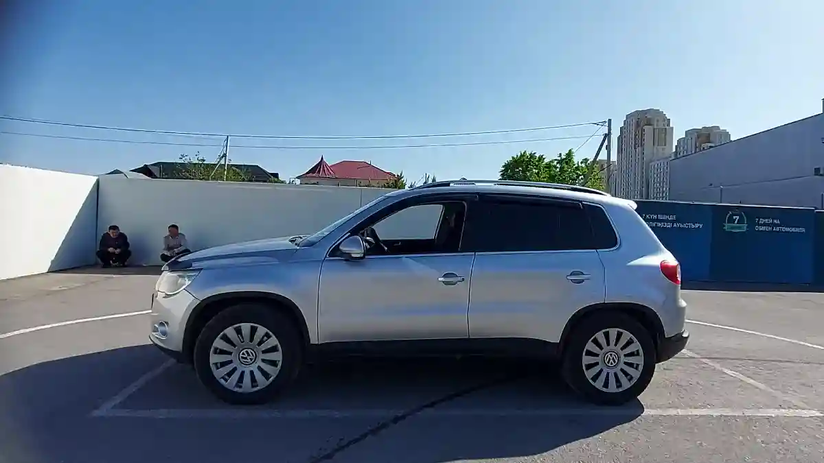 Volkswagen Tiguan 2011 года за 5 500 000 тг. в Шымкент