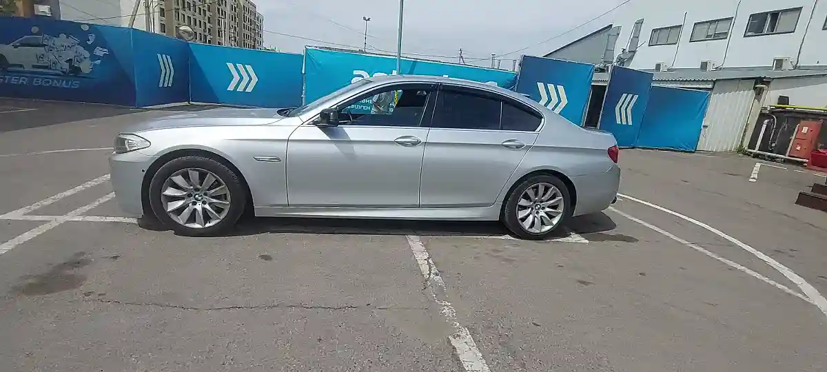 BMW 5 серии 2013 года за 9 500 000 тг. в Алматы