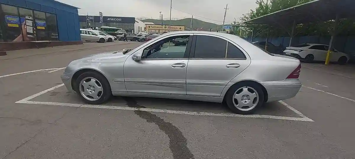 Mercedes-Benz C-Класс 2002 года за 2 500 000 тг. в Алматы