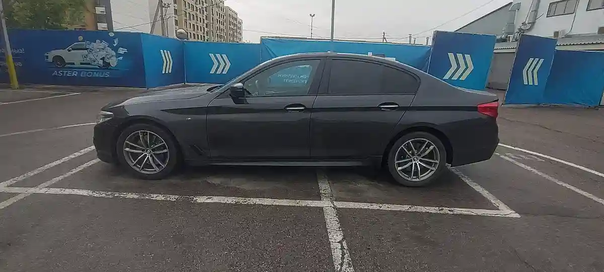 BMW 5 серии 2016 года за 17 000 000 тг. в Алматы