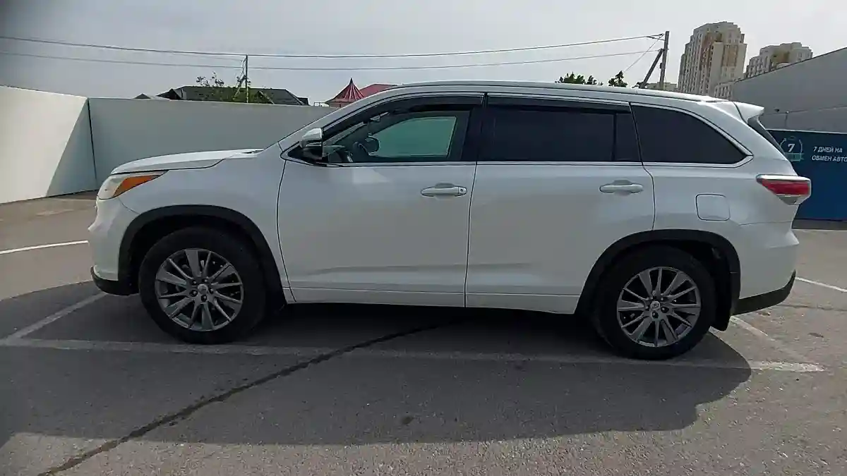 Toyota Highlander 2015 года за 15 000 000 тг. в Шымкент