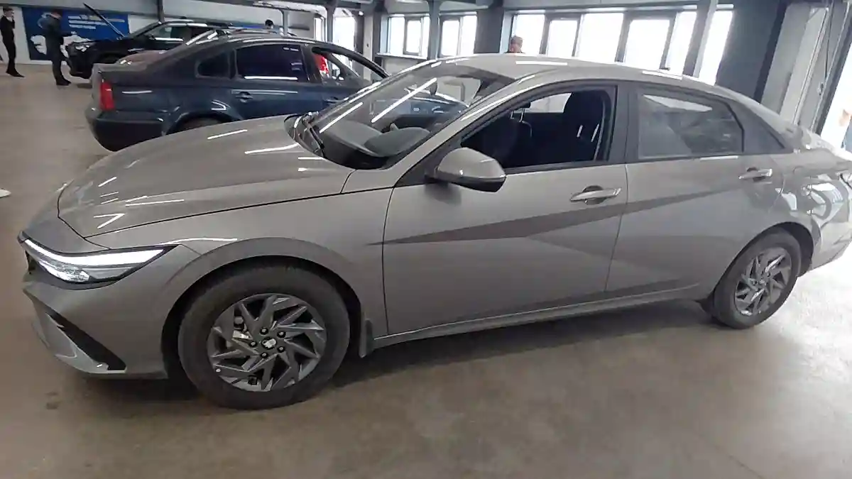 Hyundai Elantra 2025 года за 9 400 000 тг. в Астана
