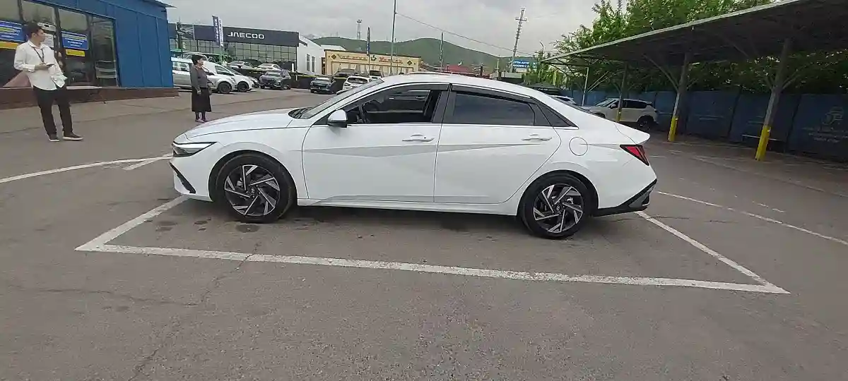 Hyundai Elantra 2024 года за 8 200 000 тг. в Алматы