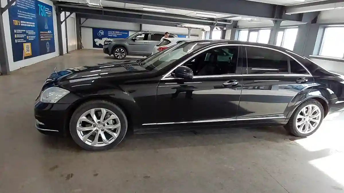 Mercedes-Benz S-Класс 2011 года за 9 800 000 тг. в Астана