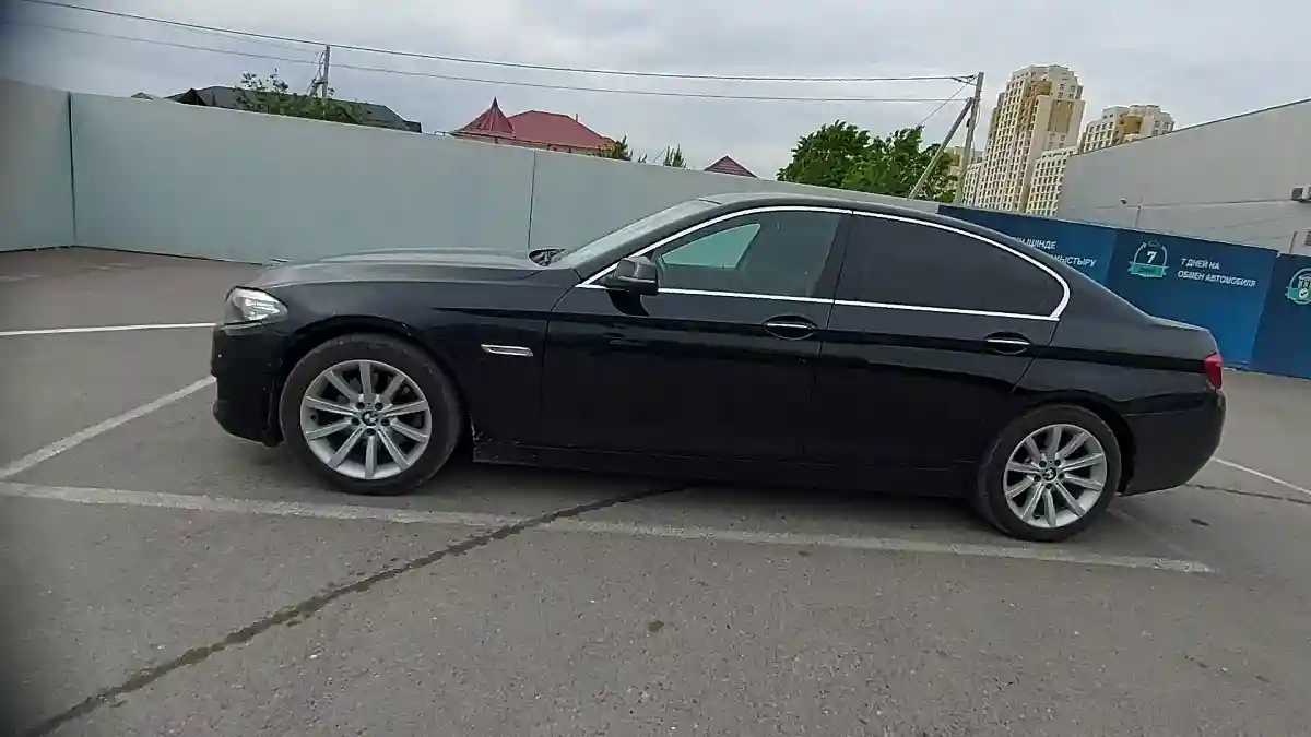 BMW 5 серии 2014 года за 10 500 000 тг. в Шымкент