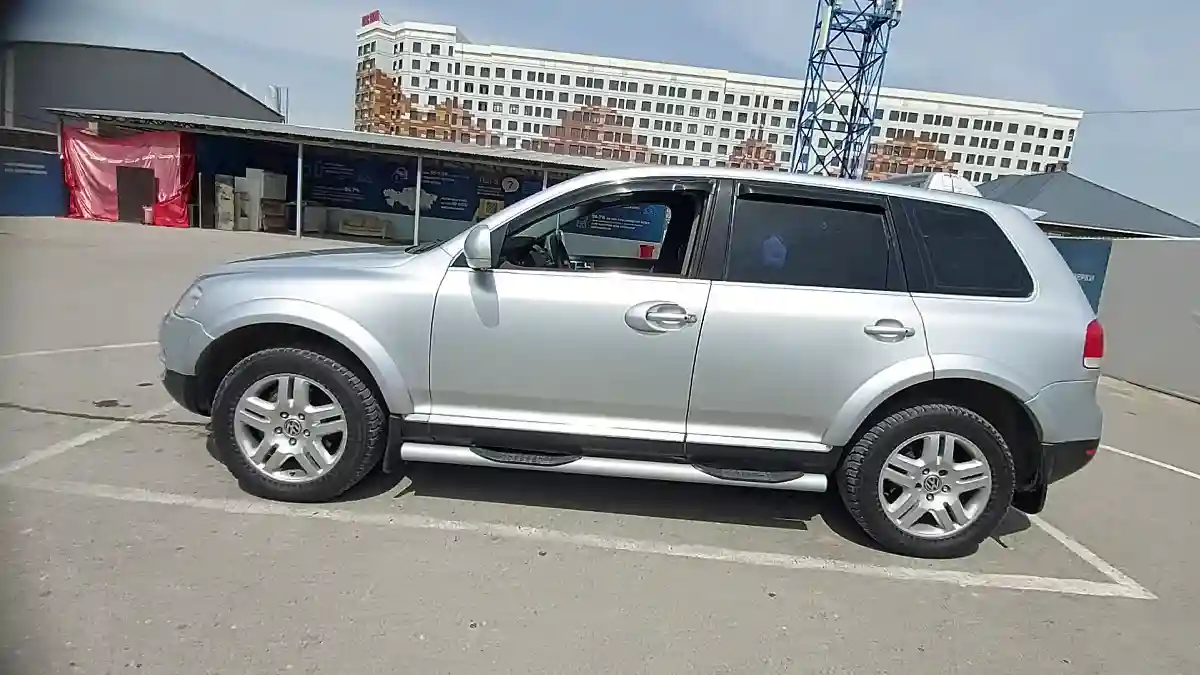 Volkswagen Touareg 2004 года за 5 500 000 тг. в Шымкент