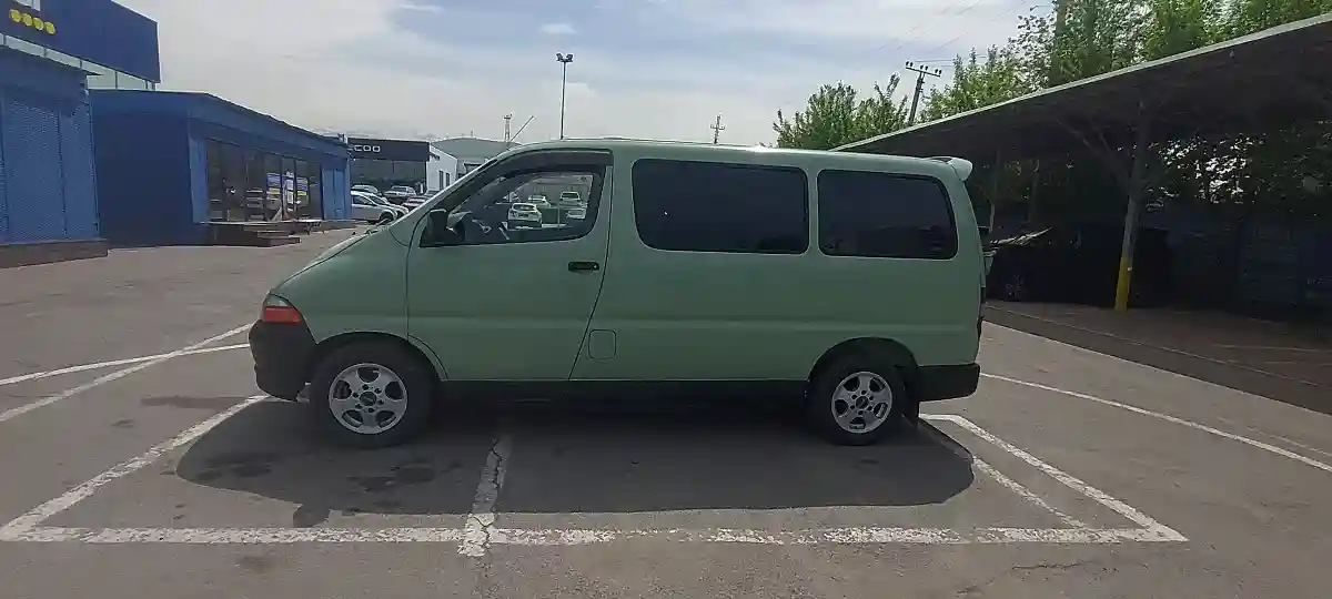 Toyota HiAce 1998 года за 4 000 000 тг. в Алматы