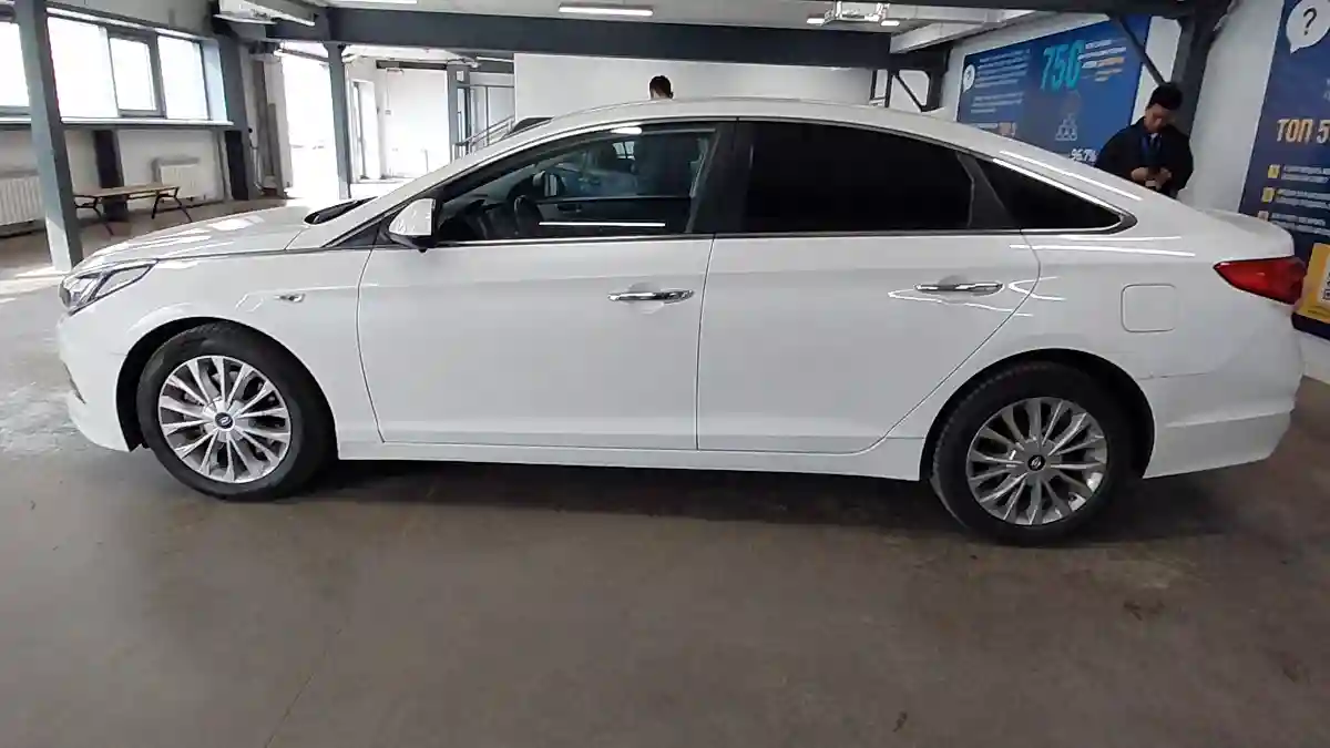 Hyundai Sonata 2015 года за 8 500 000 тг. в Астана