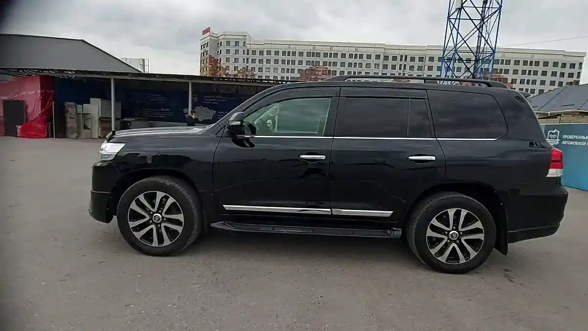 Toyota Land Cruiser 2016 года за 32 000 000 тг. в Шымкент