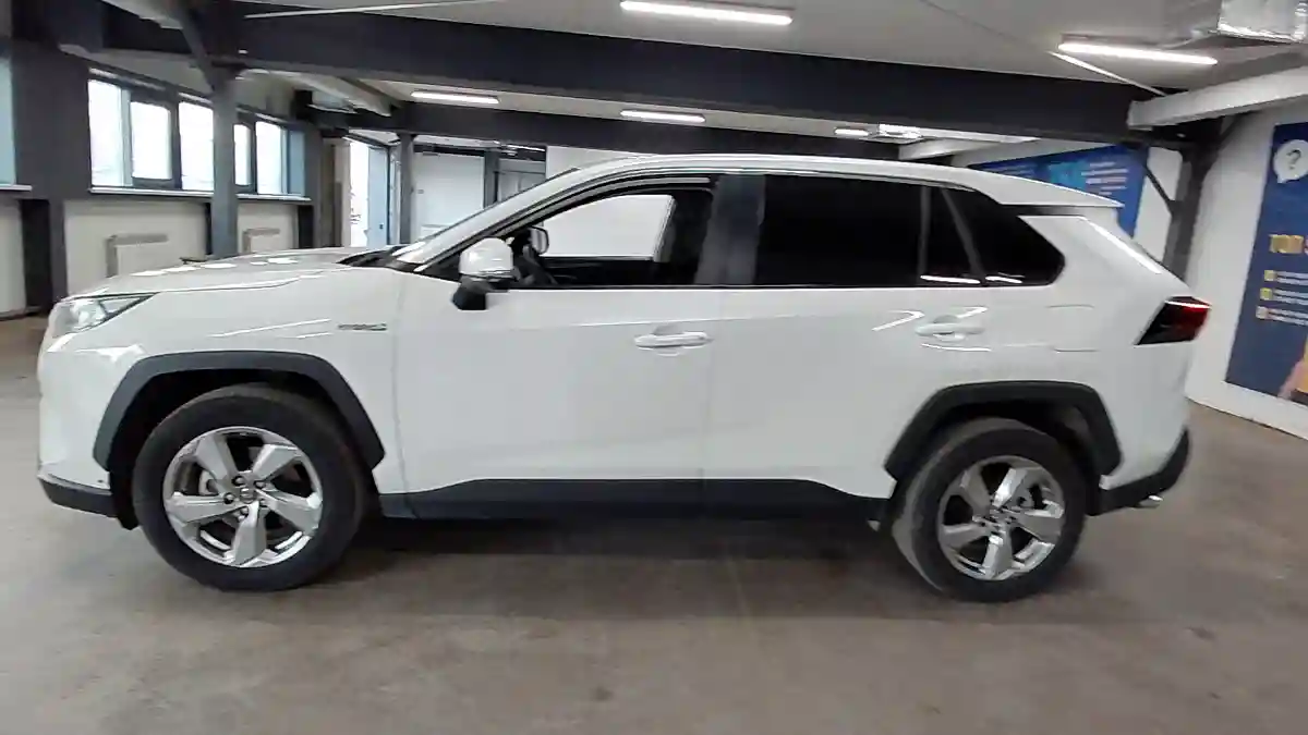 Toyota RAV4 2022 года за 12 500 000 тг. в Астана