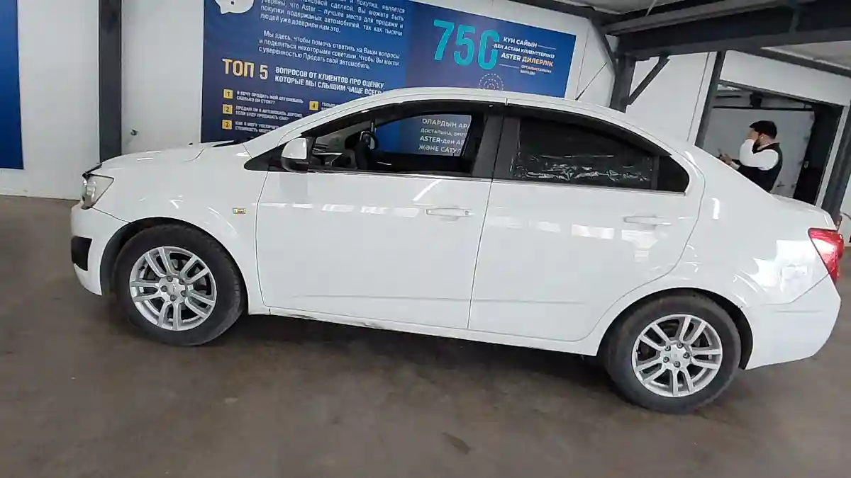 Chevrolet Aveo 2013 года за 3 000 000 тг. в Астана