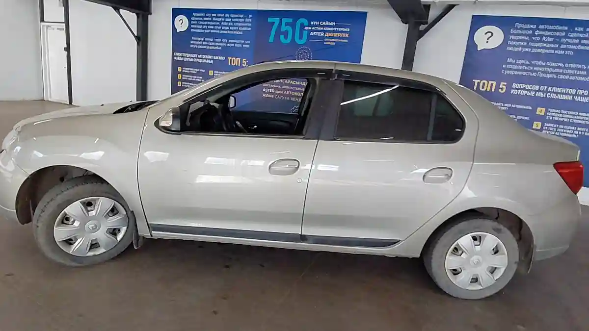 Renault Logan 2015 года за 3 000 000 тг. в Астана