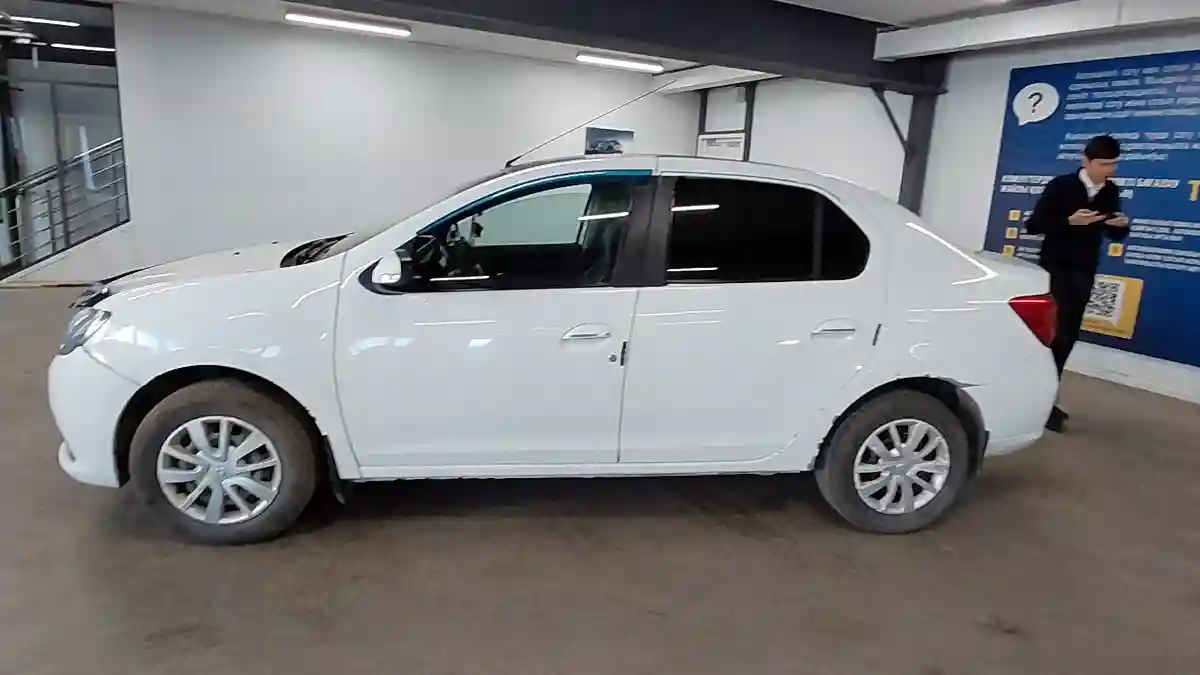 Renault Logan 2015 года за 3 000 000 тг. в Астана