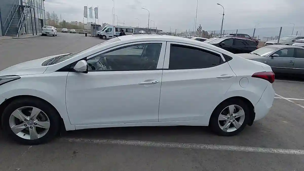 Hyundai Elantra 2012 года за 4 500 000 тг. в Астана