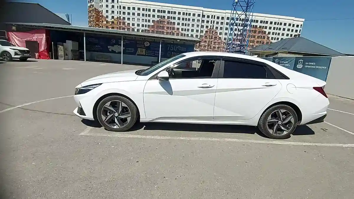 Hyundai Elantra 2022 года за 9 000 000 тг. в Шымкент