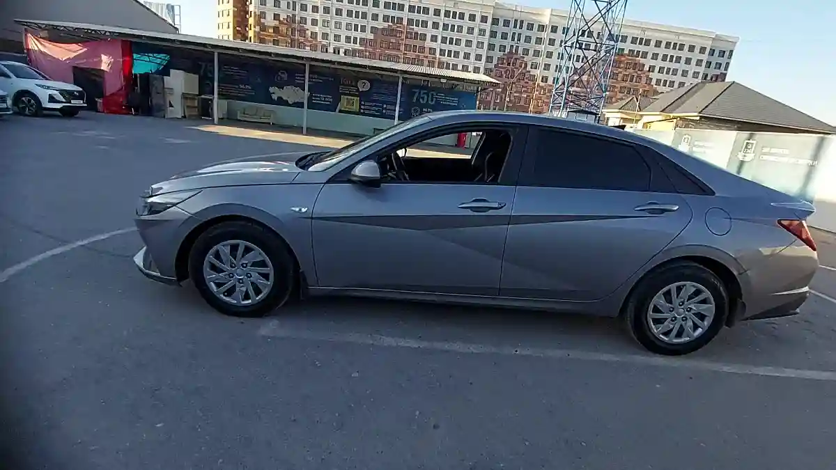 Hyundai Elantra 2021 года за 9 000 000 тг. в Шымкент