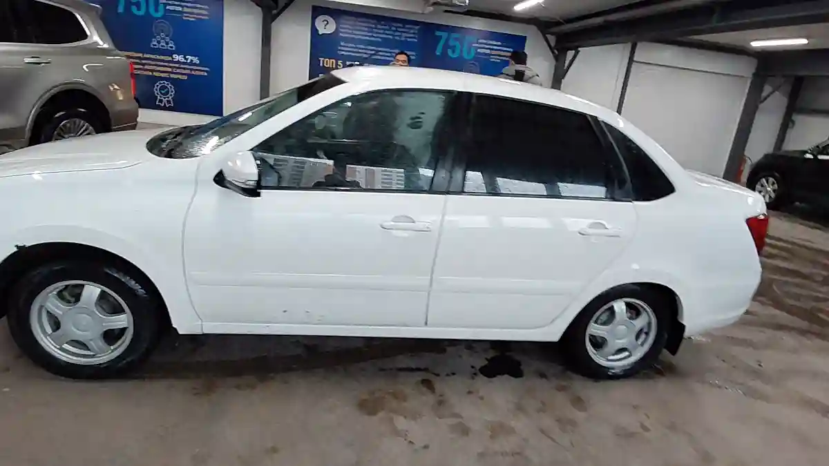 LADA (ВАЗ) Granta 2019 года за 3 300 000 тг. в Астана