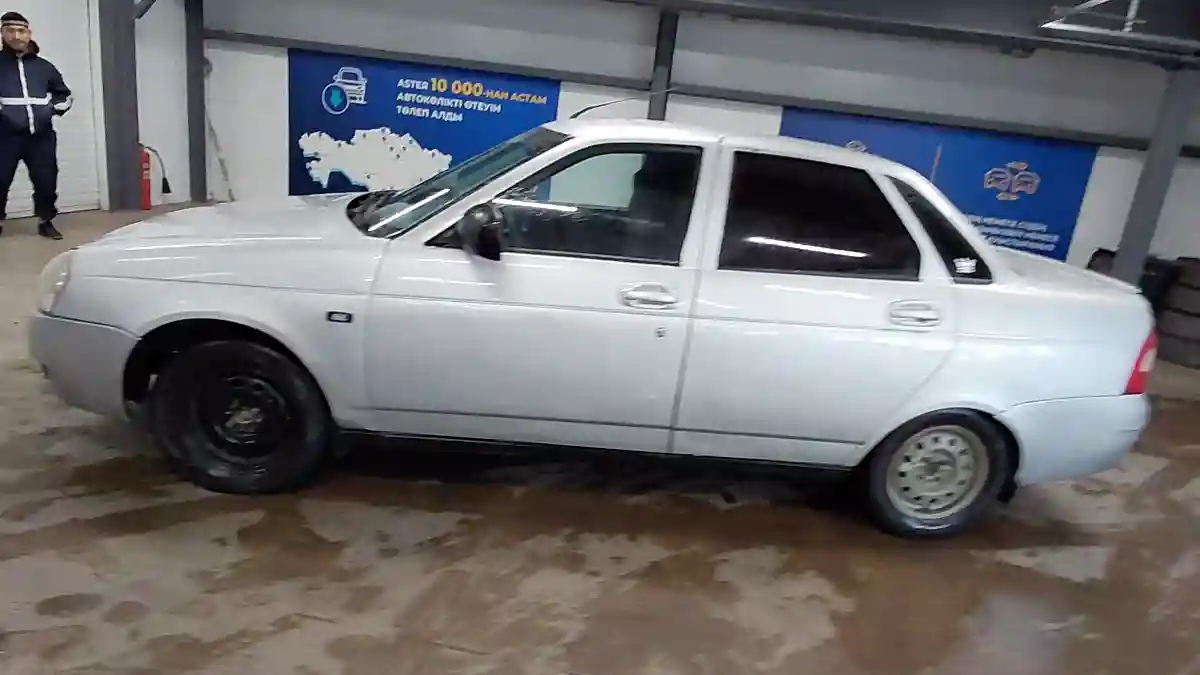 LADA (ВАЗ) Priora 2013 года за 1 200 000 тг. в Астана