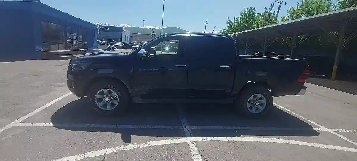 Toyota Hilux 2013 года за 10 000 000 тг. в Алматы