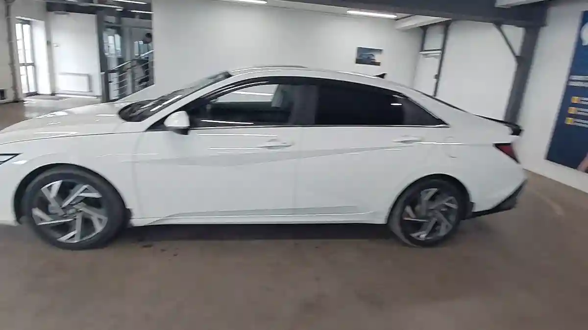 Hyundai Elantra 2023 года за 8 000 000 тг. в Астана