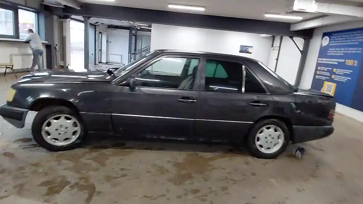 Mercedes-Benz W124 1992 года за 700 000 тг. в Астана