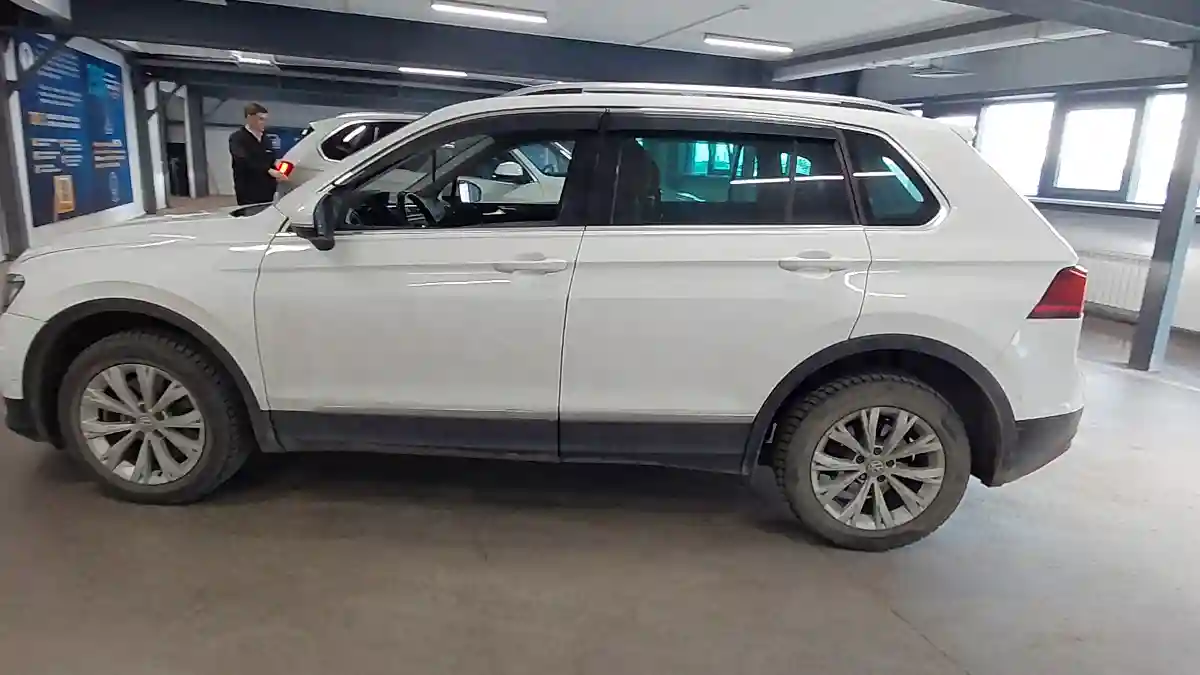 Volkswagen Tiguan 2017 года за 7 700 000 тг. в Астана
