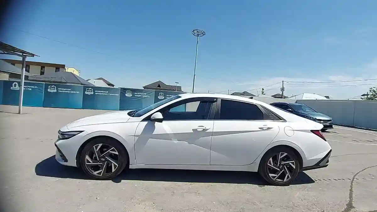Hyundai Elantra 2024 года за 9 800 000 тг. в Шымкент