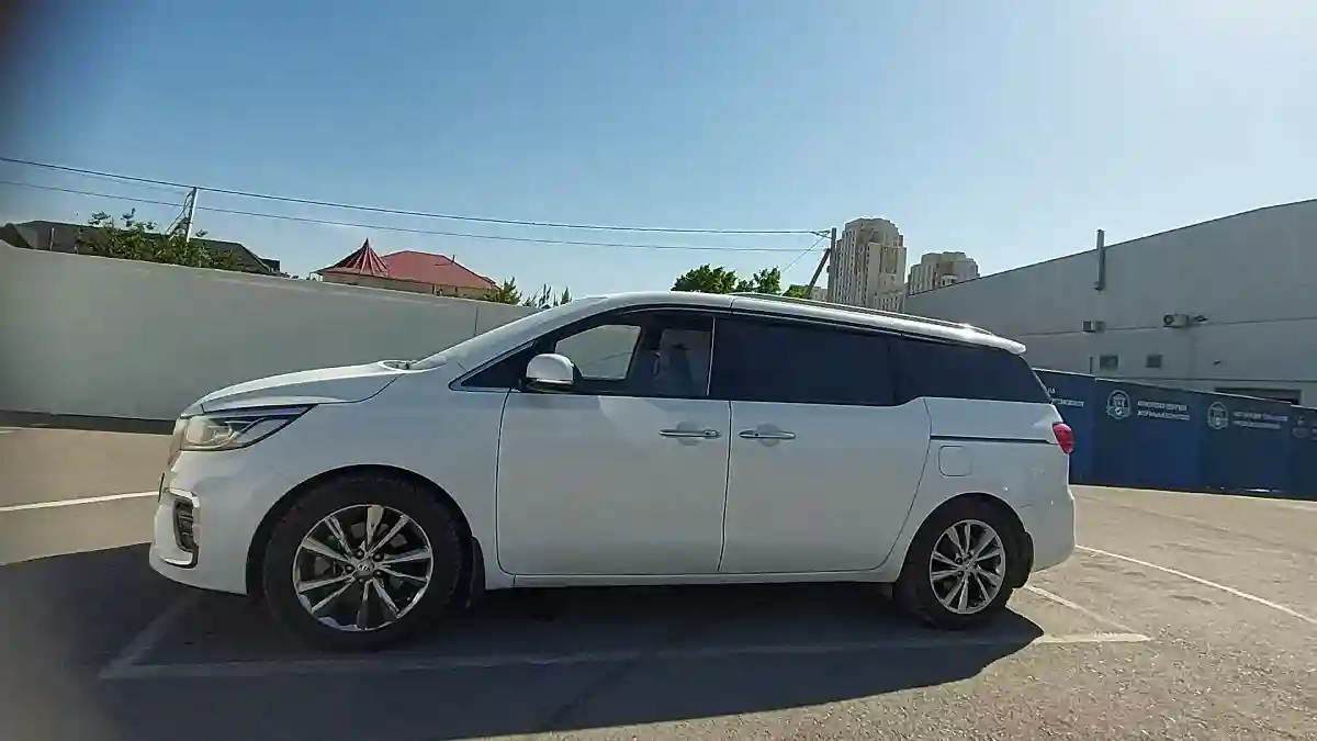 Kia Carnival 2020 года за 16 000 000 тг. в Шымкент