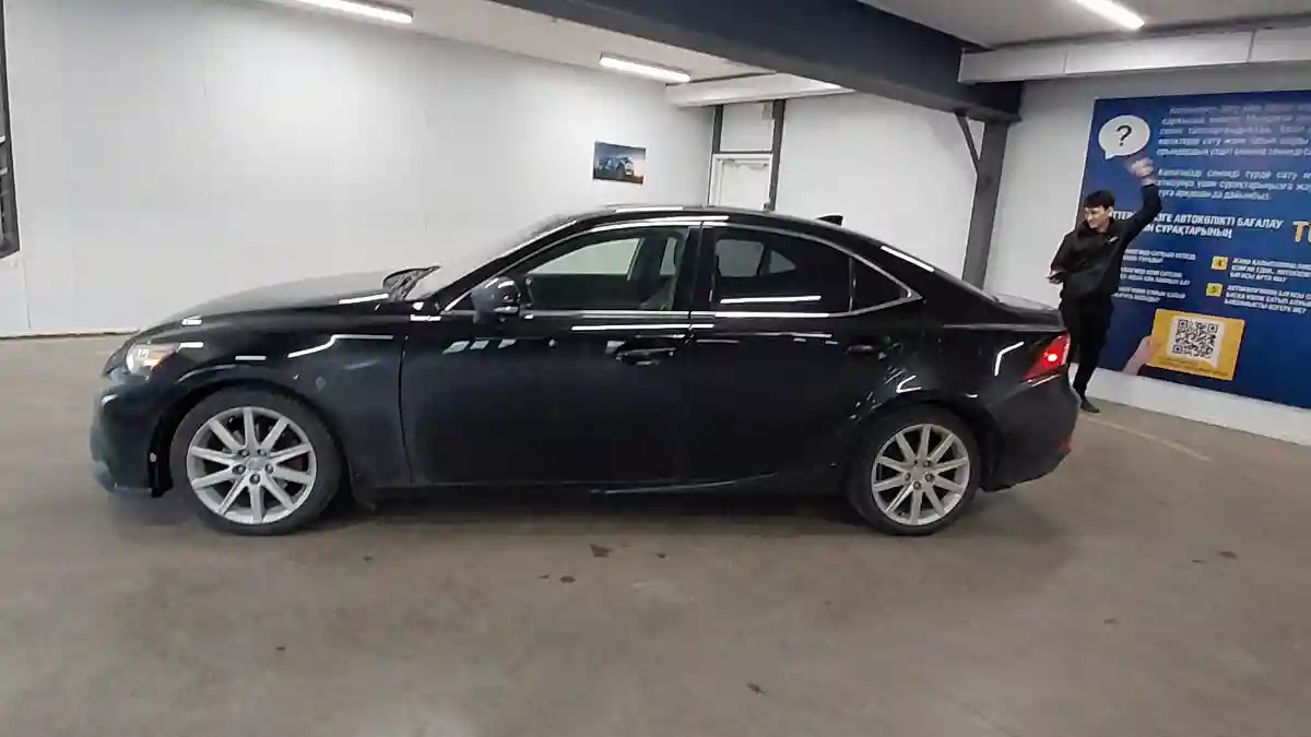 Lexus IS 2015 года за 8 200 000 тг. в Астана