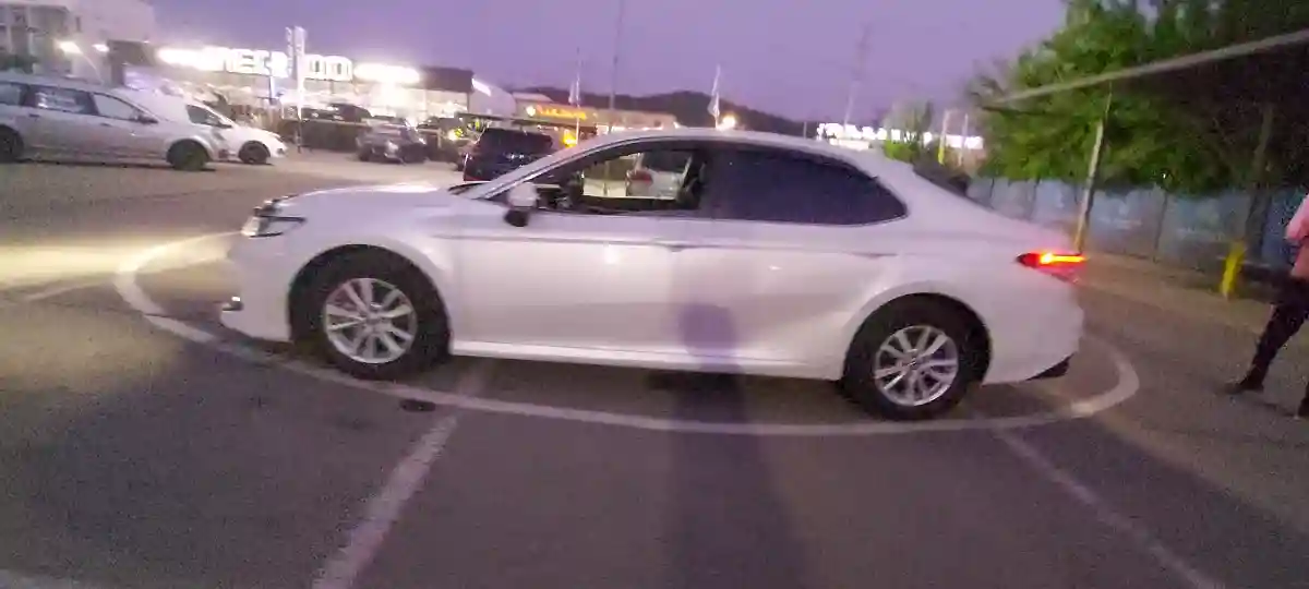 Toyota Camry 2020 года за 12 000 000 тг. в Алматы