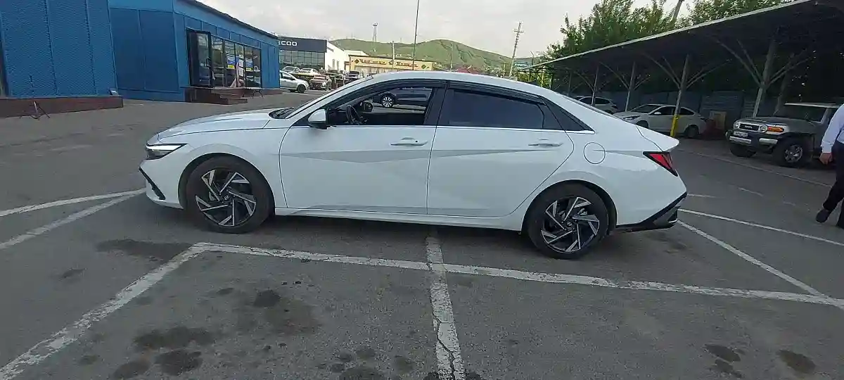 Hyundai Elantra 2024 года за 9 000 000 тг. в Алматы