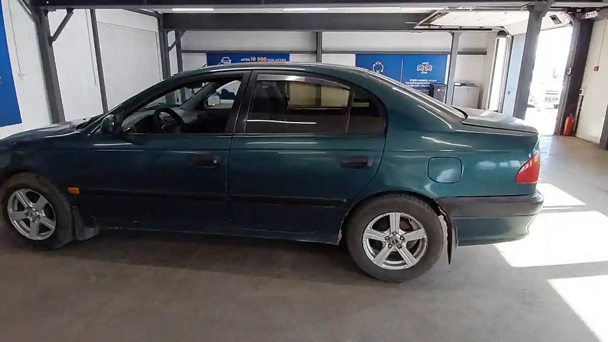 Toyota Avensis 2001 года за 2 000 000 тг. в Астана