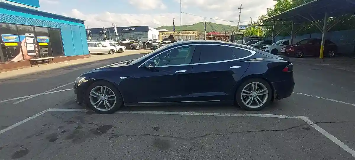 Tesla Model S 2013 года за 11 000 000 тг. в Алматы