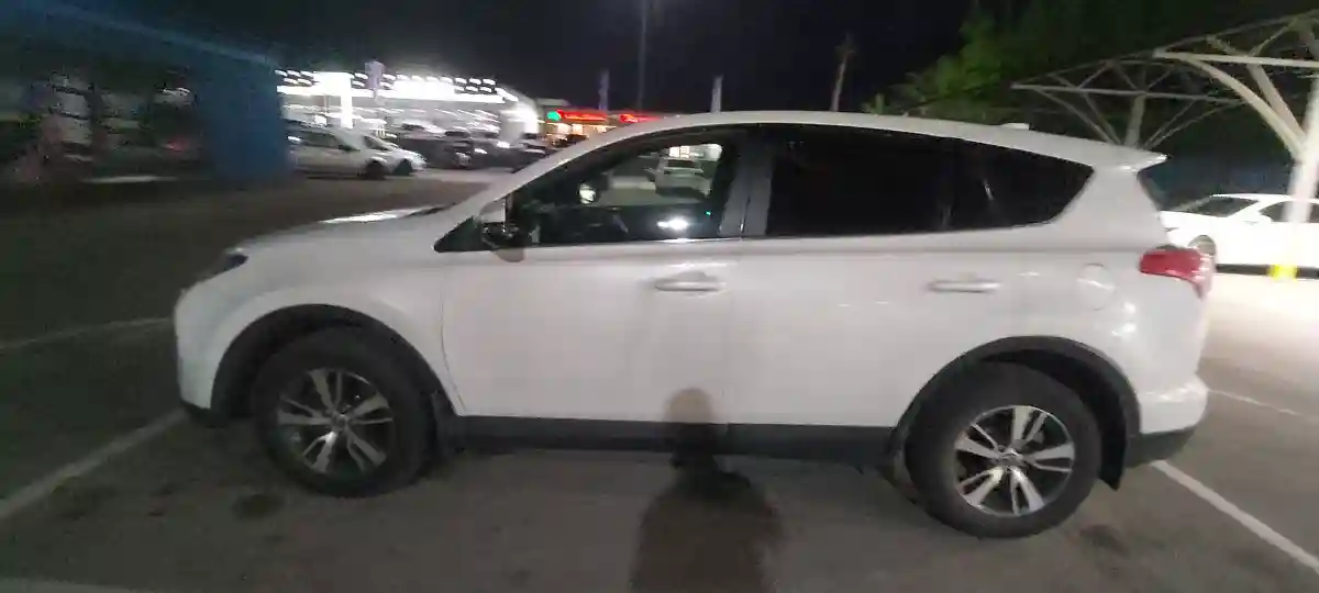 Toyota RAV4 2017 года за 9 000 000 тг. в Алматы