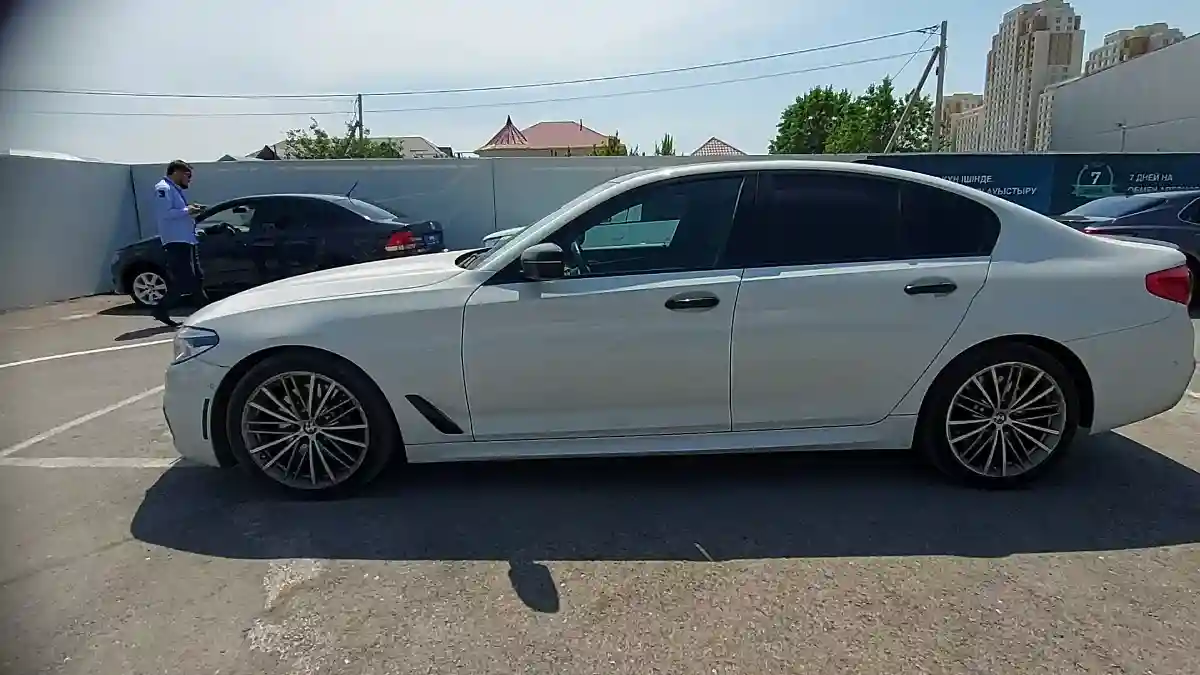BMW 5 серии 2017 года за 14 000 000 тг. в Шымкент