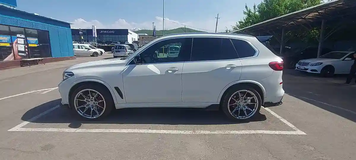 BMW X5 2019 года за 27 000 000 тг. в Алматы