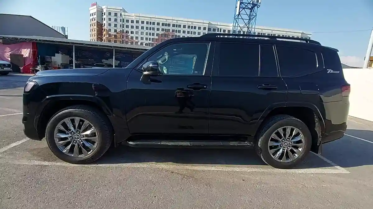 Toyota Land Cruiser 2021 года за 70 000 000 тг. в Шымкент