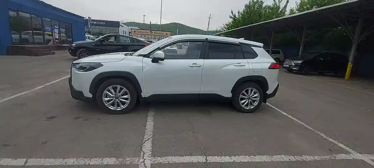 Toyota Corolla Cross 2024 года за 15 000 000 тг. в Алматы