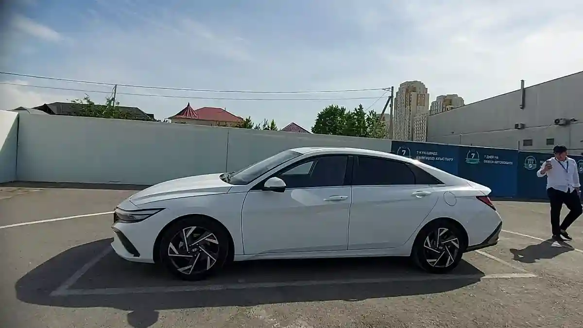 Hyundai Elantra 2024 года за 8 500 000 тг. в Шымкент