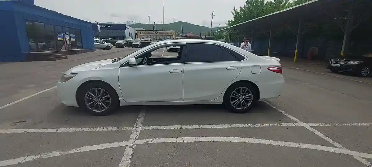Toyota Camry 2015 года за 8 000 000 тг. в Алматы