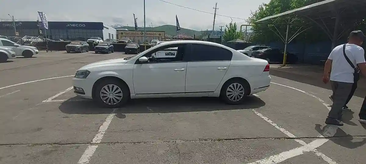 Volkswagen Passat 2013 года за 4 000 000 тг. в Алматы