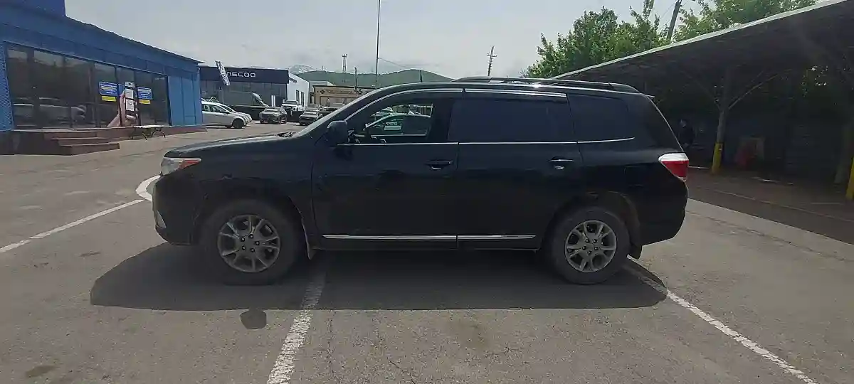 Toyota Highlander 2011 года за 13 000 000 тг. в Алматы