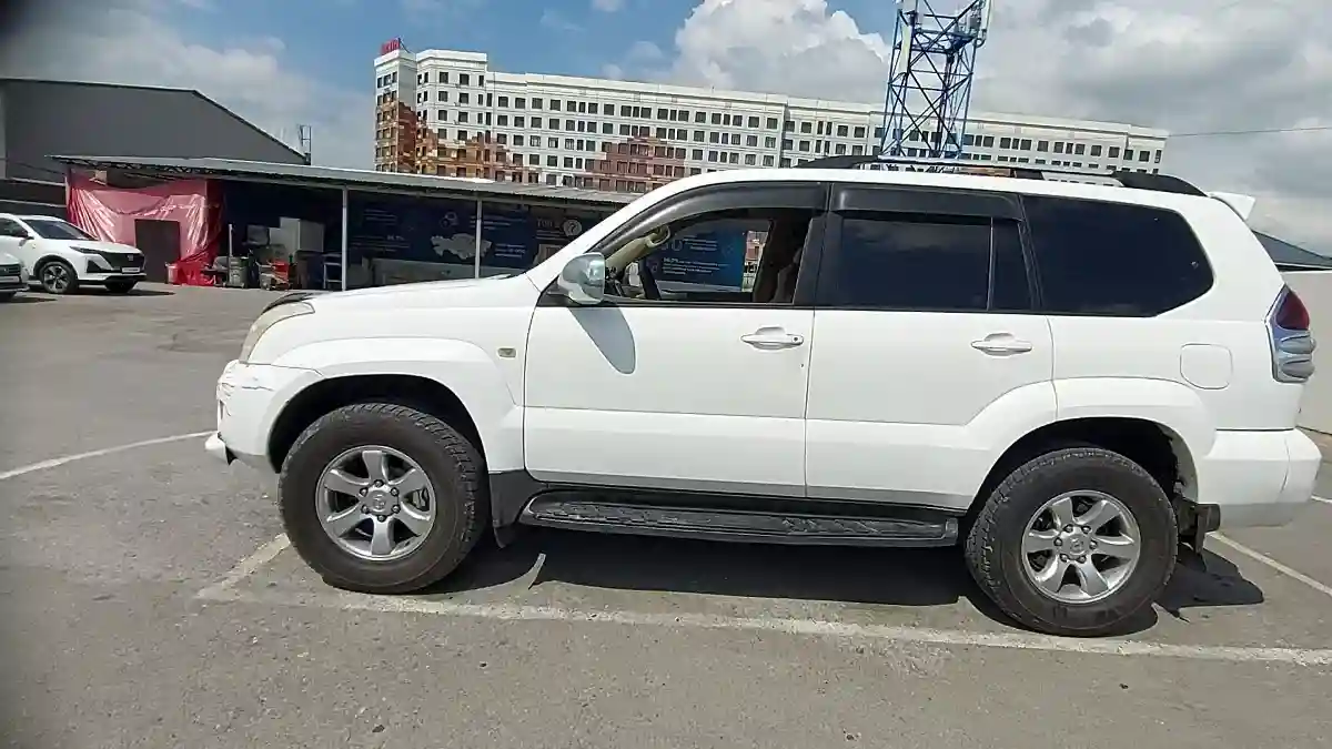 Toyota Land Cruiser Prado 2004 года за 10 000 000 тг. в Шымкент