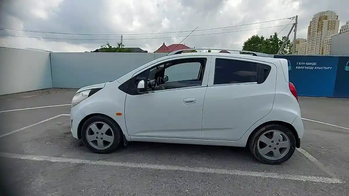 Chevrolet Spark 2011 года за 3 500 000 тг. в Шымкент