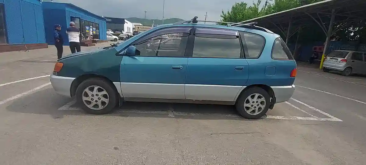 Toyota Ipsum 1998 года за 2 600 000 тг. в Алматы