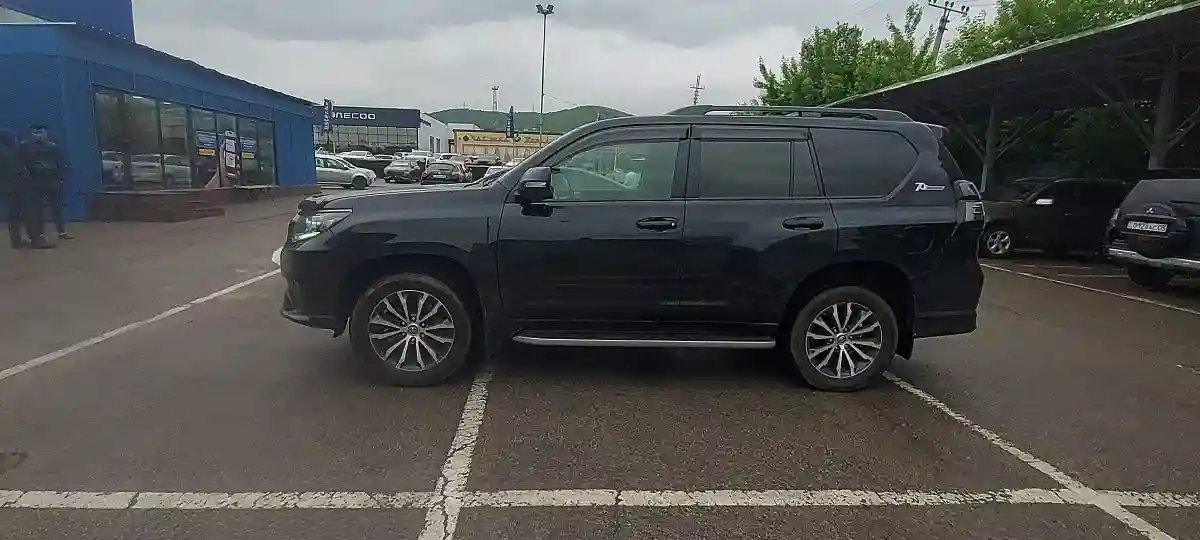 Toyota Land Cruiser Prado 2021 года за 33 000 000 тг. в Алматы